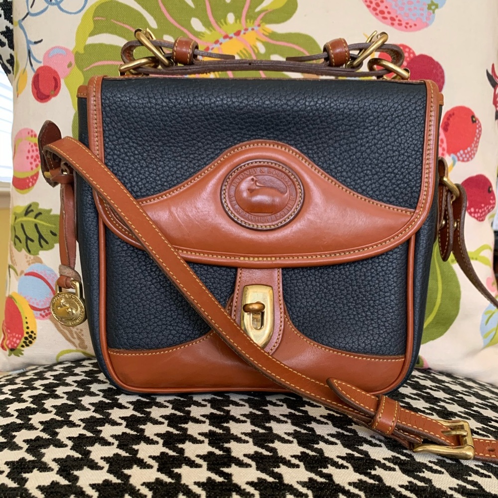 Dooney and Bourke Square Vintage Carrier R703